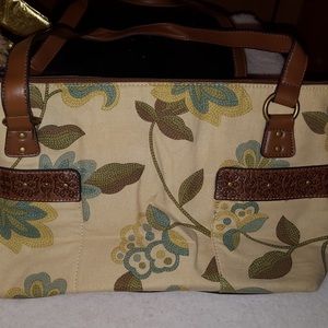 "R" brand handbag